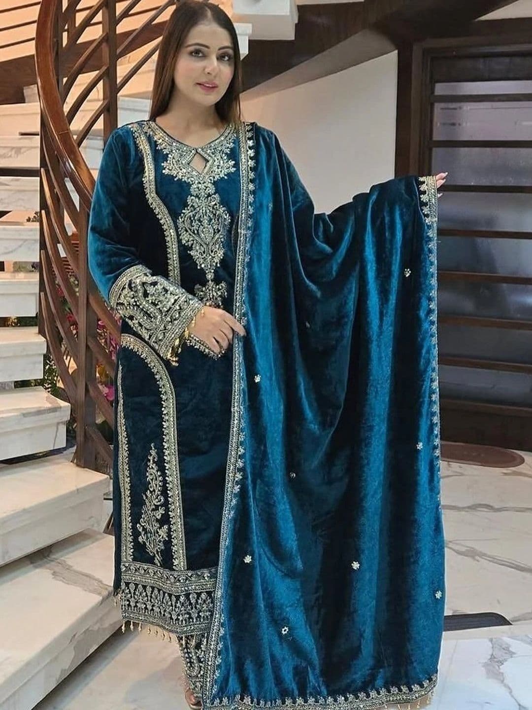 B&B Fashion Womend Regular Velvet Kurta with Trousers & With Dupatta thumbnail 2