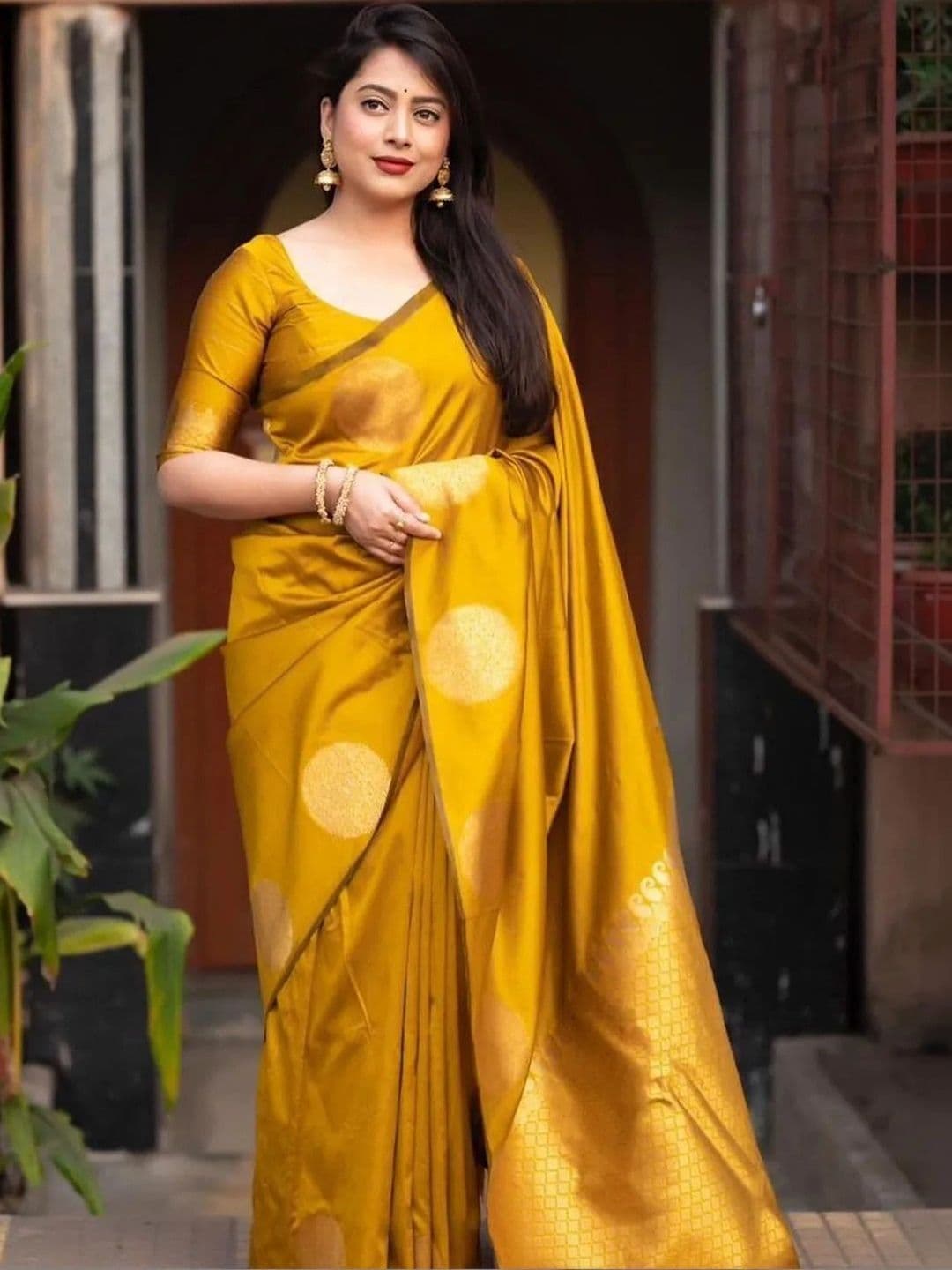 VYOM CREATION Woven Design Zari Art Silk Banarasi Saree thumbnail 4