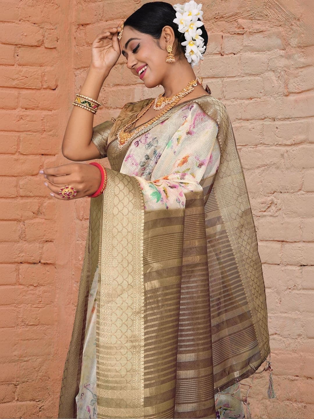 NARIVESH TRENDS Floral Zari Art Silk Saree thumbnail 2