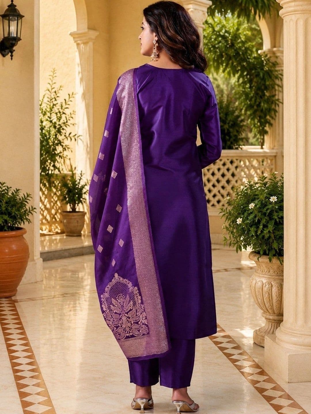 Klotden Women Ethnic Motifs Embroidered Regular Thread Work Kurta with Trousers & With Dupatta thumbnail 3