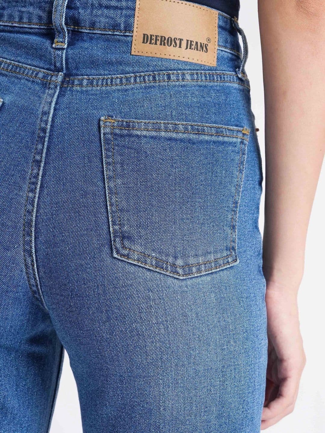 Defrost Jeans Women Wide Leg High-Rise Stretchable Jeans thumbnail 4