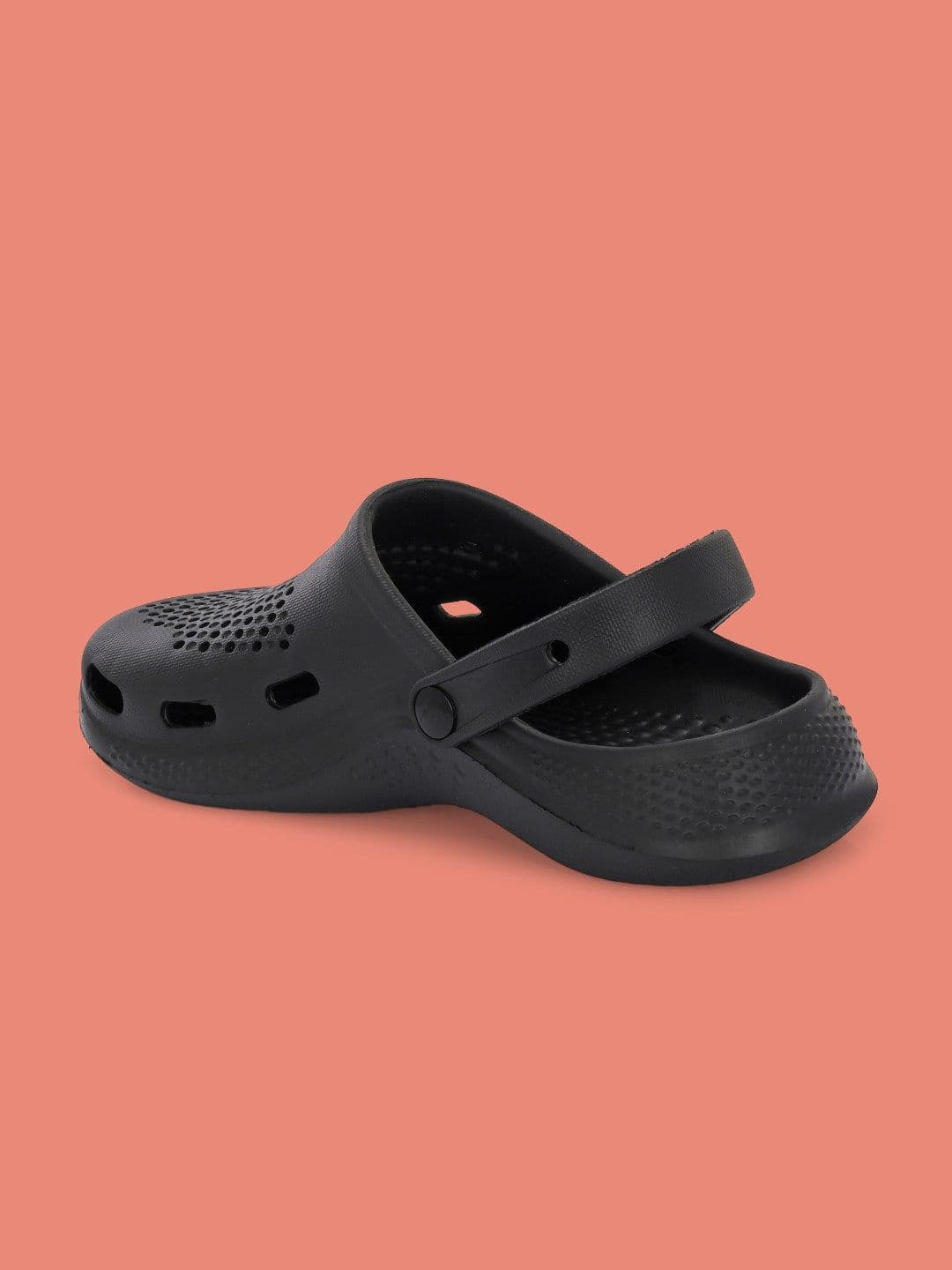 HRX by Hrithik Roshan Men Black Self Design Rubber Clogs thumbnail 4