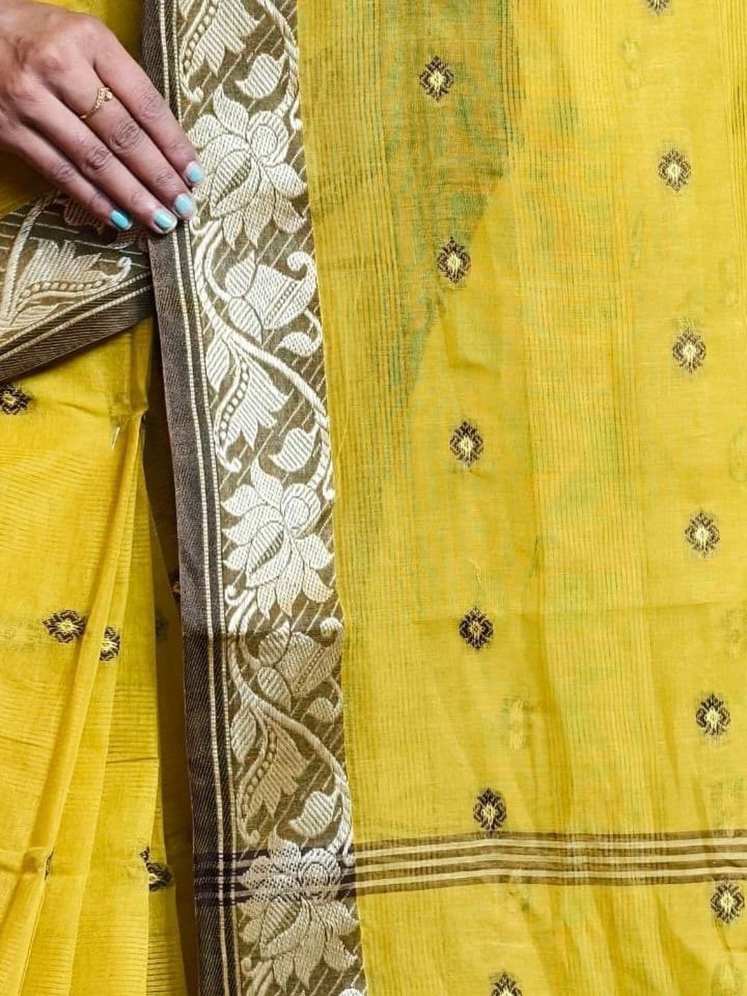 TANTSHREE Woven Design Zari Pure Cotton Saree thumbnail 4