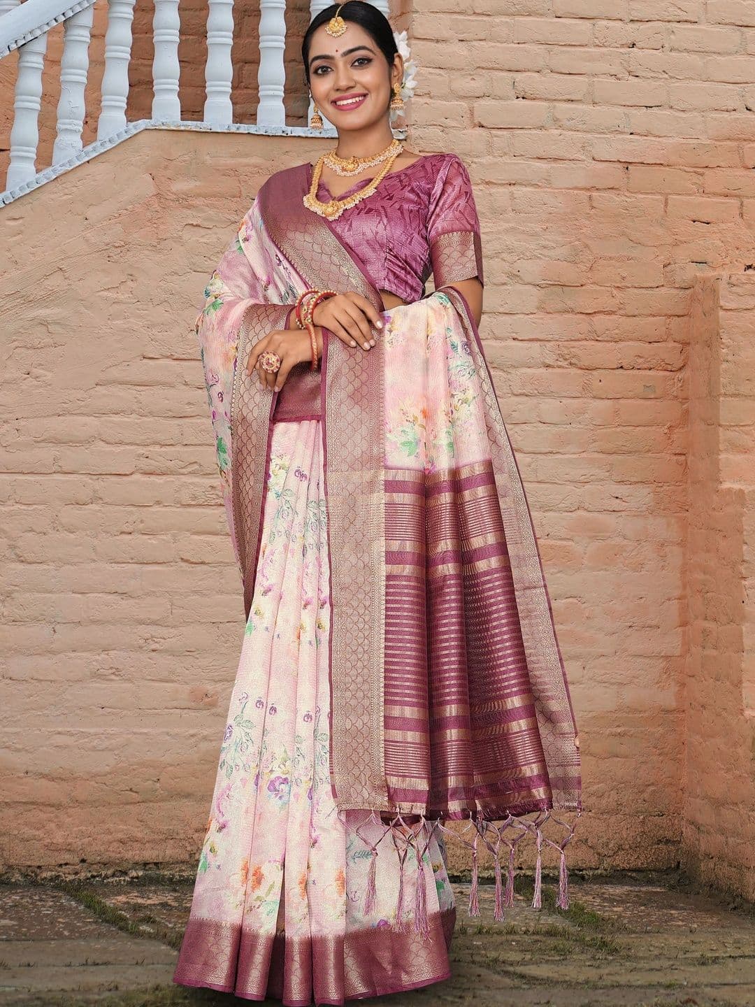 NARIVESH TRENDS Floral Zari Art Silk Saree - view 1