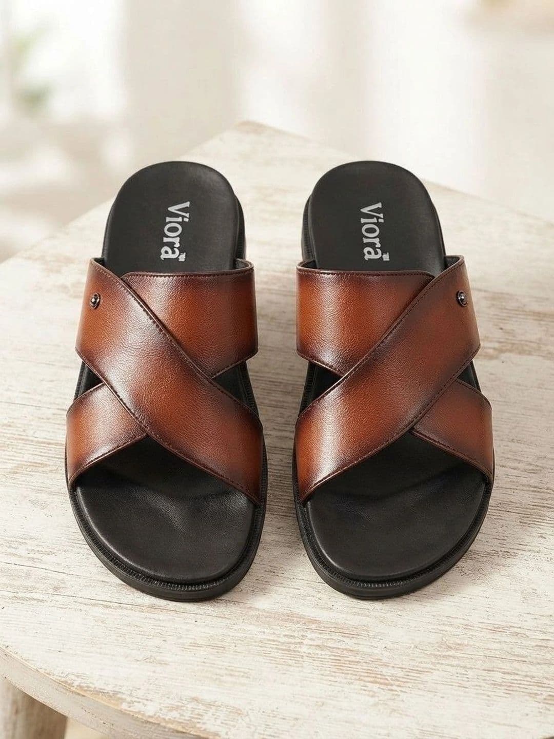 Viora Men Slip-On thumbnail 2