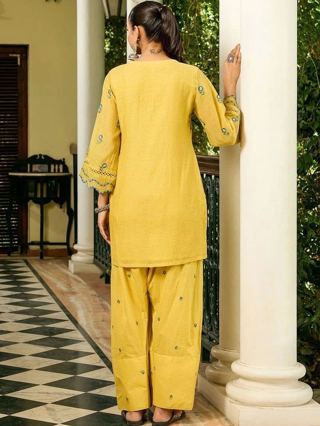 B&B Fashion Women Ethnic Motifs Embroidered Regular Thread Work Kurta with Palazzos & With Dupatta thumbnail 4
