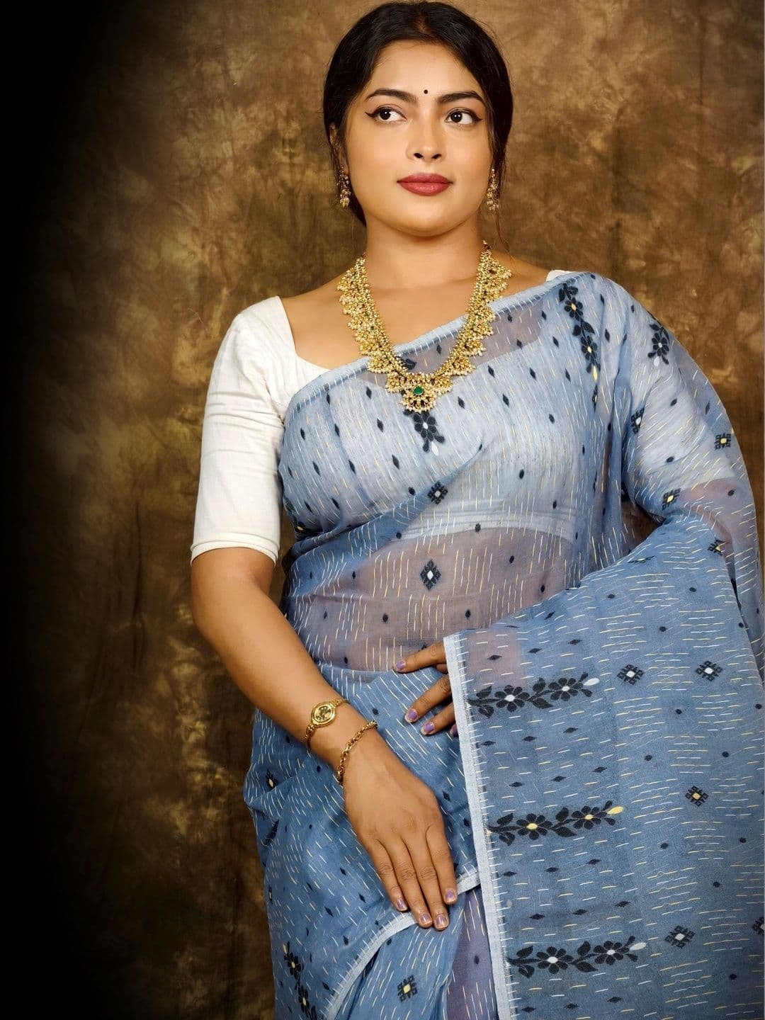 Monde Avenir Woven Design Jamdani Saree thumbnail 2