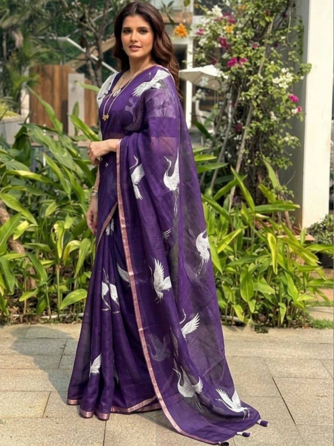 Sangria Ethnic Motifs Linen Blend Designer Saree thumbnail 5