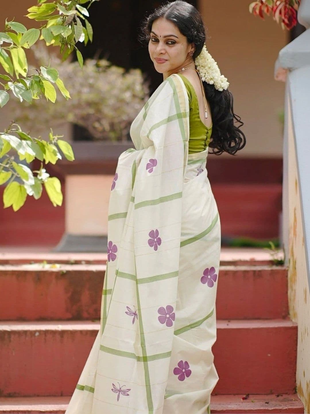 Sakhi Ethnic Wear Floral Embroidered Linen Blend Fusion Saree thumbnail 4