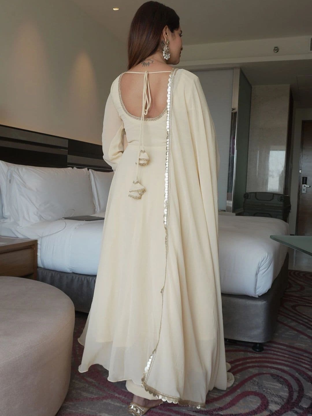 Glamelab Women Gotta Patti Kurta with Palazzos & With Dupatta thumbnail 3