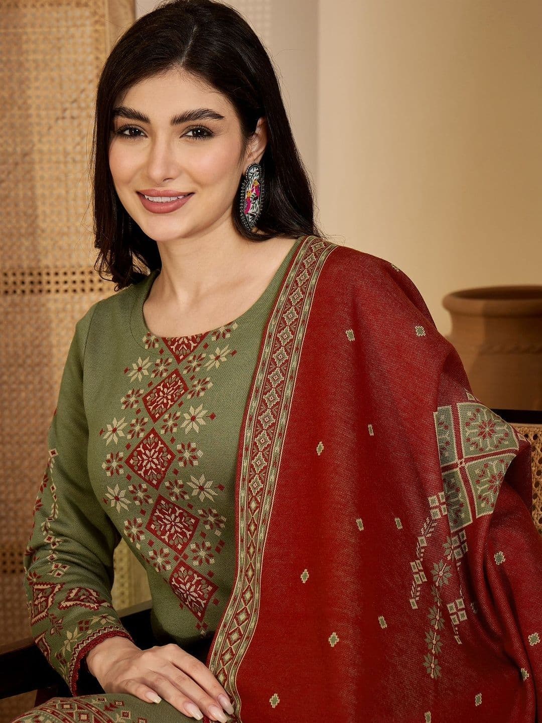 Sangria Ethnic Motifs Winter Pashmina Woven Design Straight Kurta With Trouser & Dupatta thumbnail 3