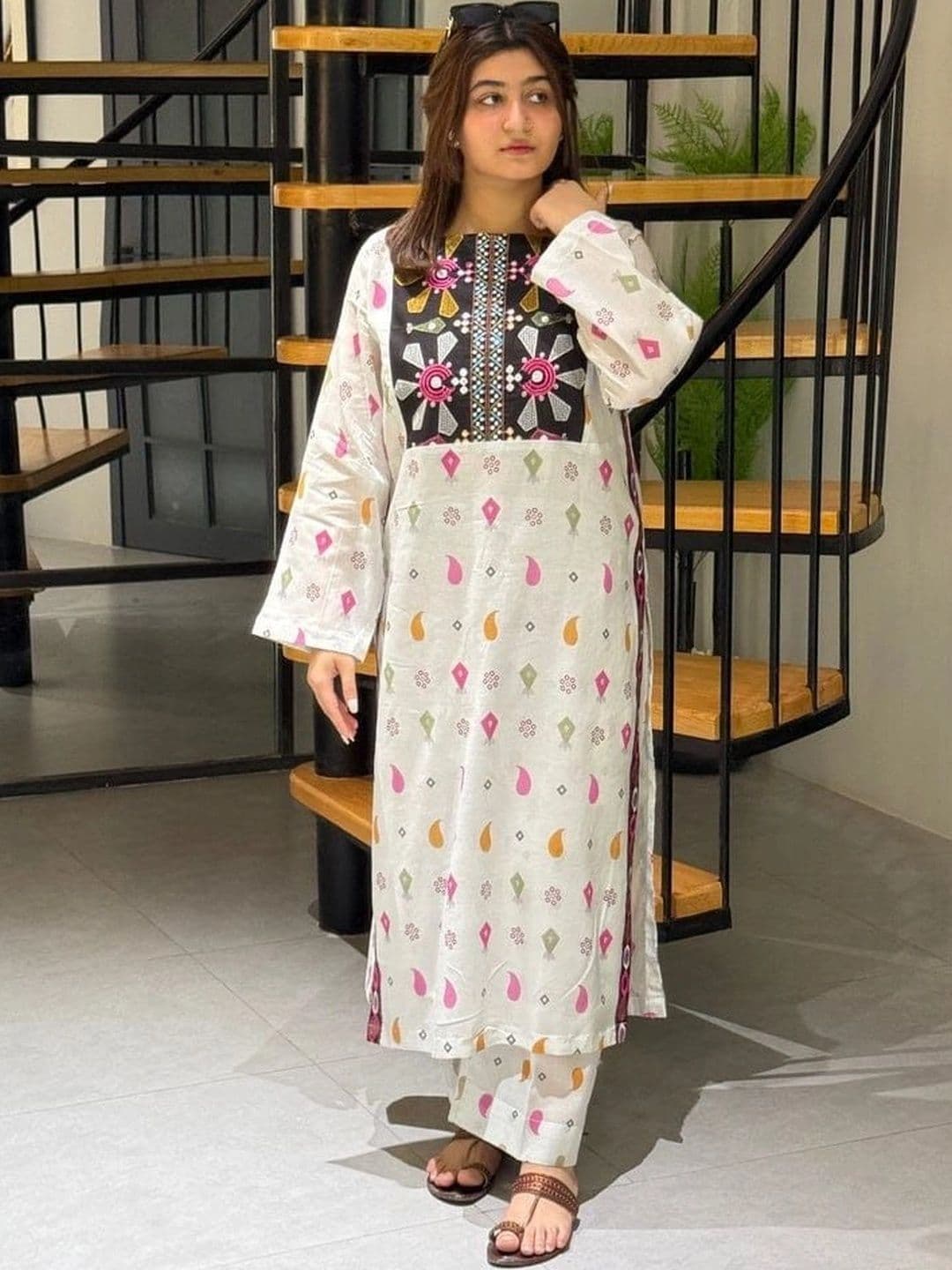 SHRI MAYA BOUTIQUE Women Ethnic Motifs Printed Regular Pure Cotton Kurta with Trousers - view 1