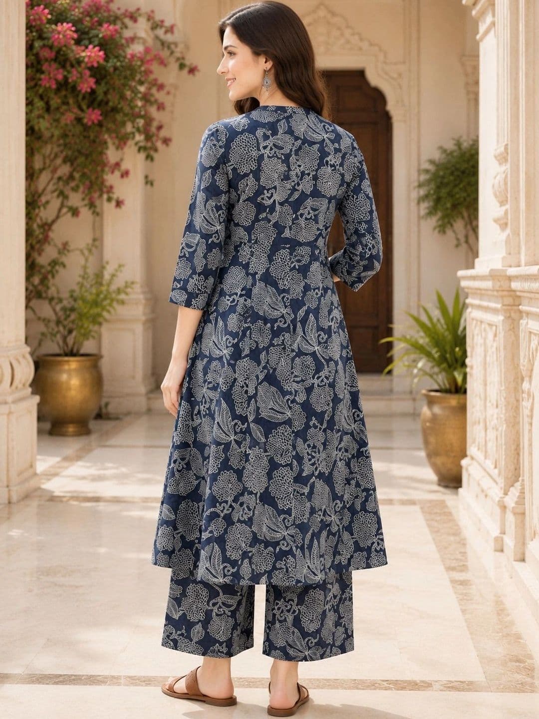 EVANORA Women Ethnic Motifs Printed Empire Kurta with Palazzos thumbnail 3