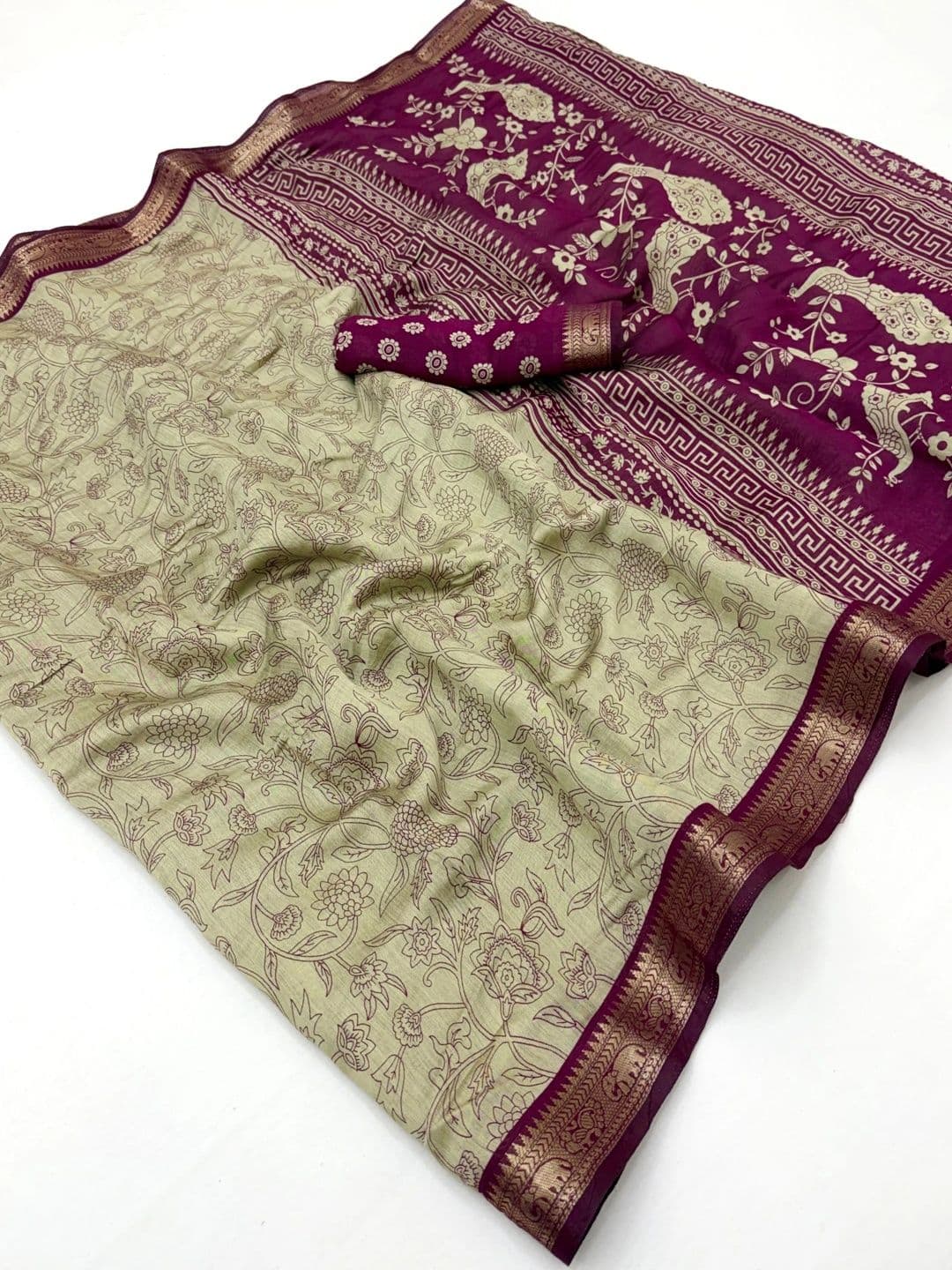 NARIVESH TRENDS Floral Zari Saree thumbnail 3