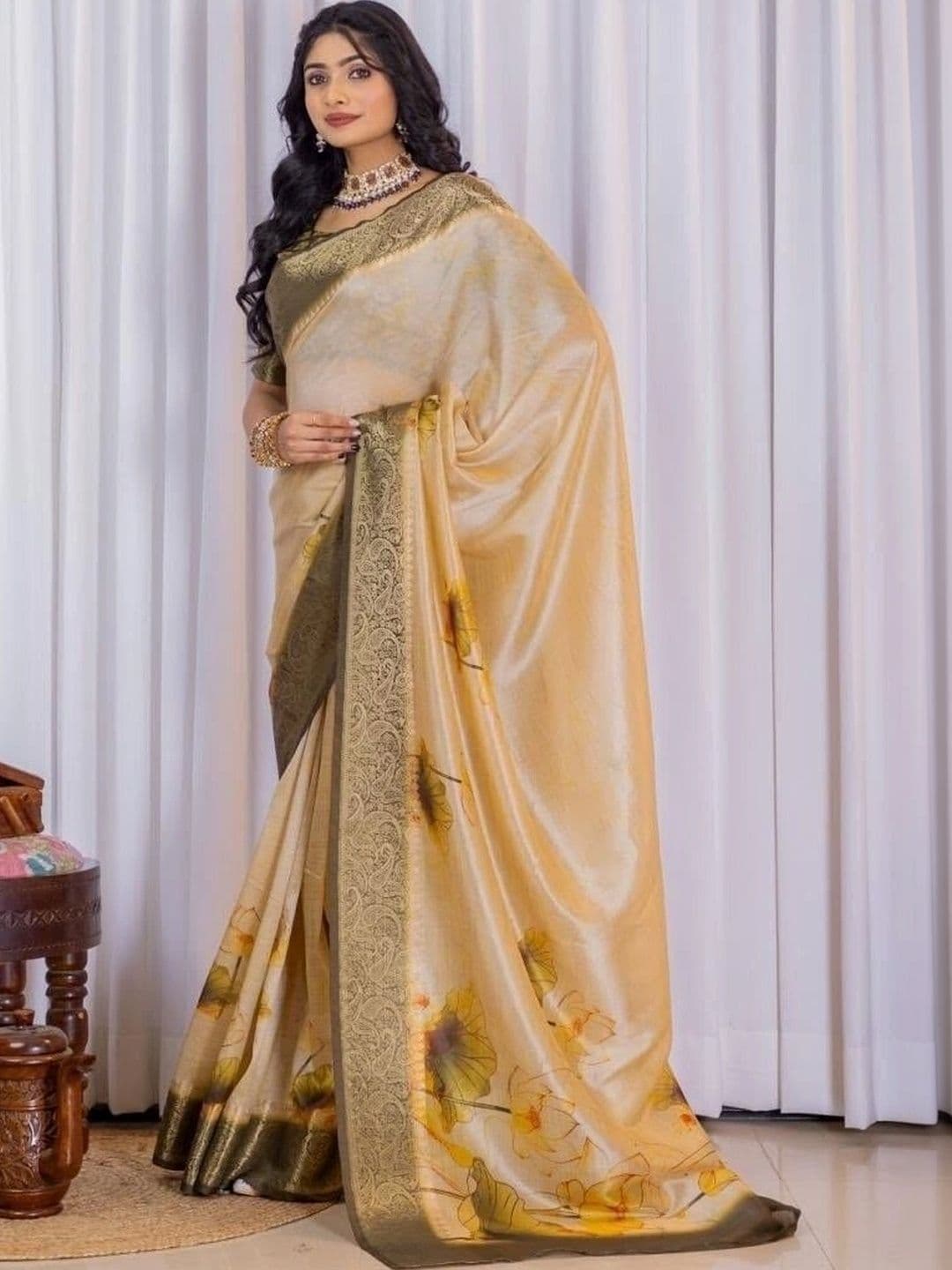 Sampada india Floral Silk Blend Saree thumbnail 5