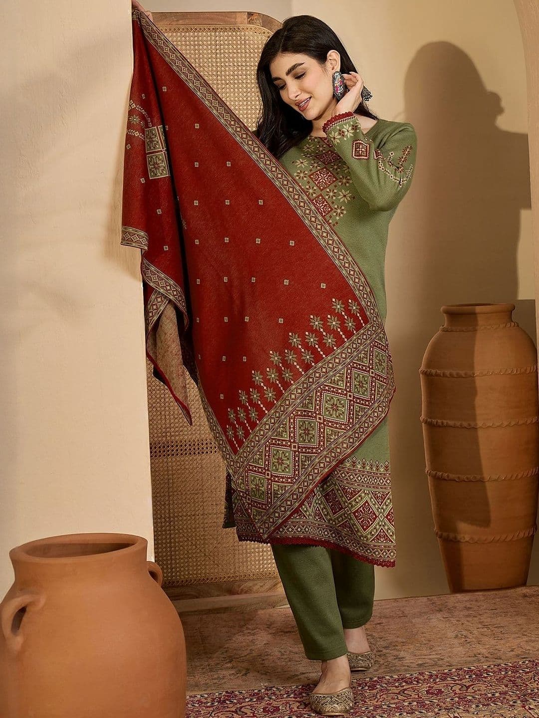Sangria Ethnic Motifs Winter Pashmina Woven Design Straight Kurta With Trouser & Dupatta thumbnail 5