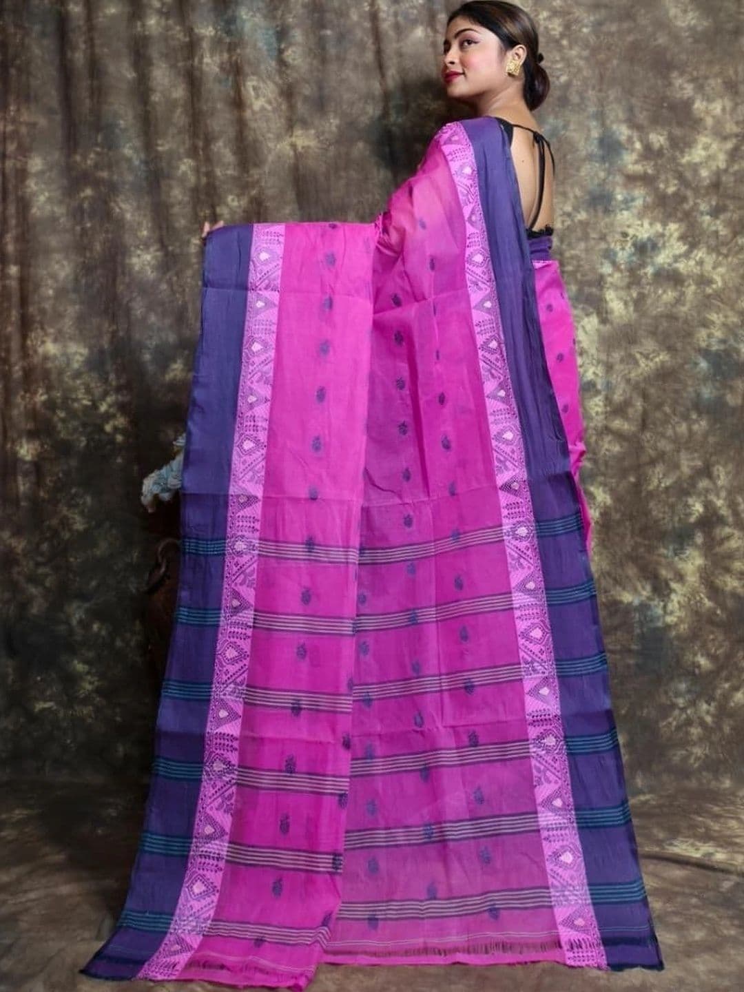 TANTSHREE Embroidered Pure Cotton Saree thumbnail 2
