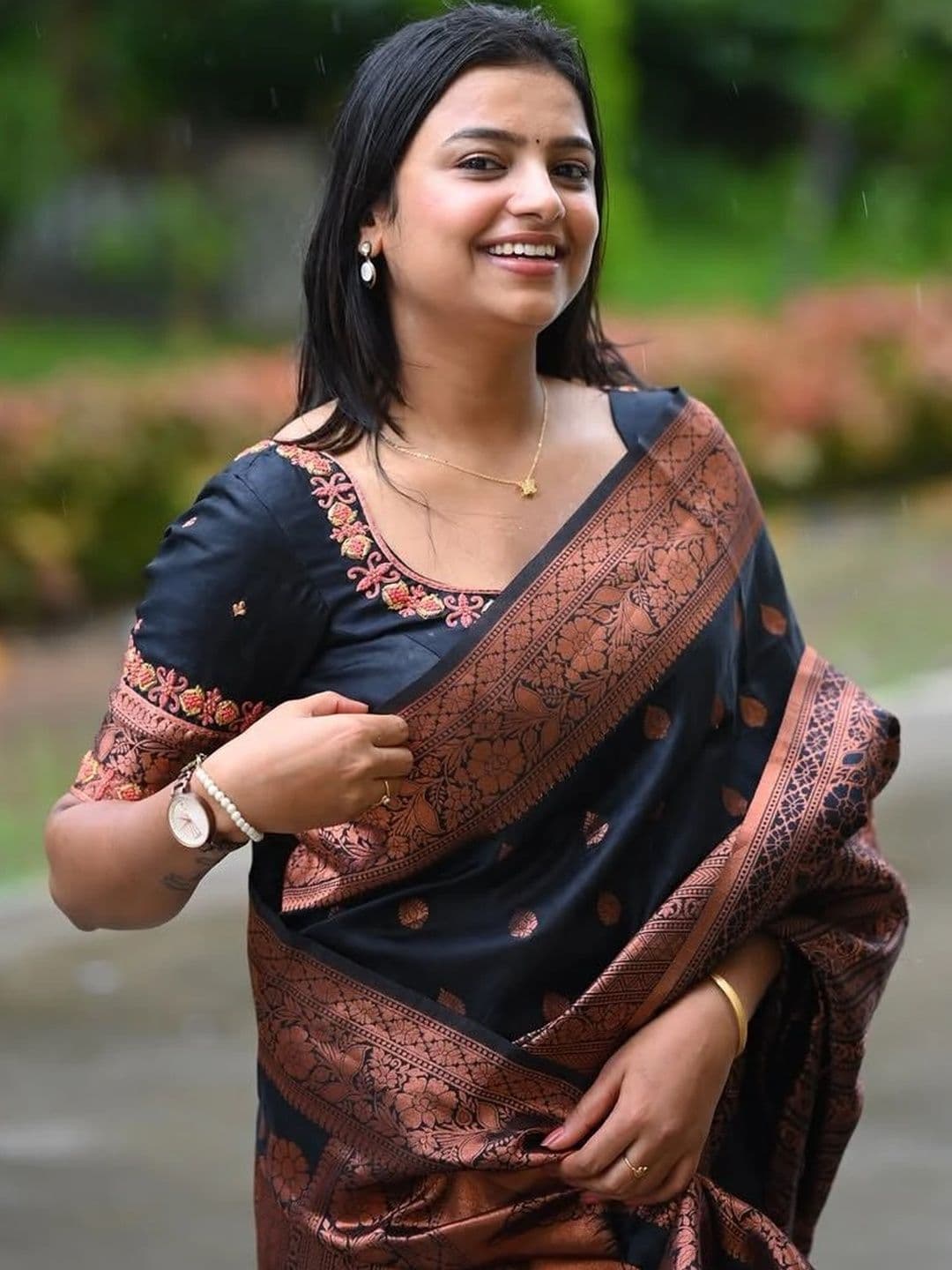 revika Woven Design Zari Art Silk Designer Kanjeevaram Saree thumbnail 5