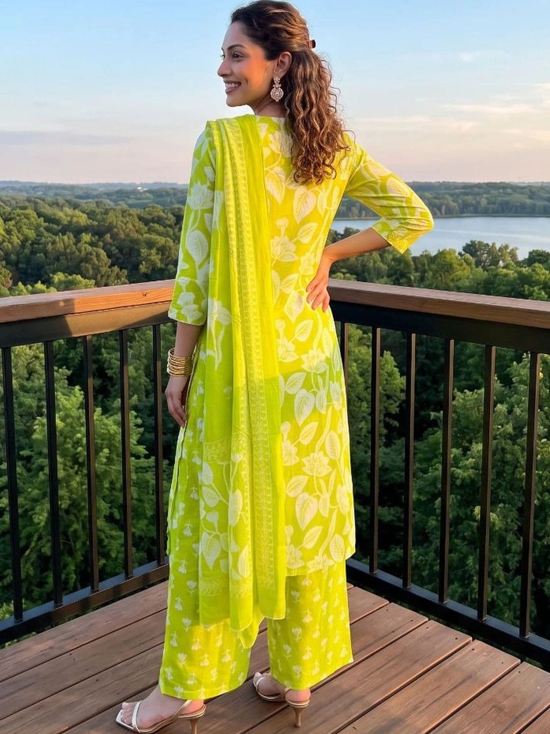 Sangria Women Floral Printed Regular Pure Cotton Kurta with Palazzos & With Dupatta thumbnail 3