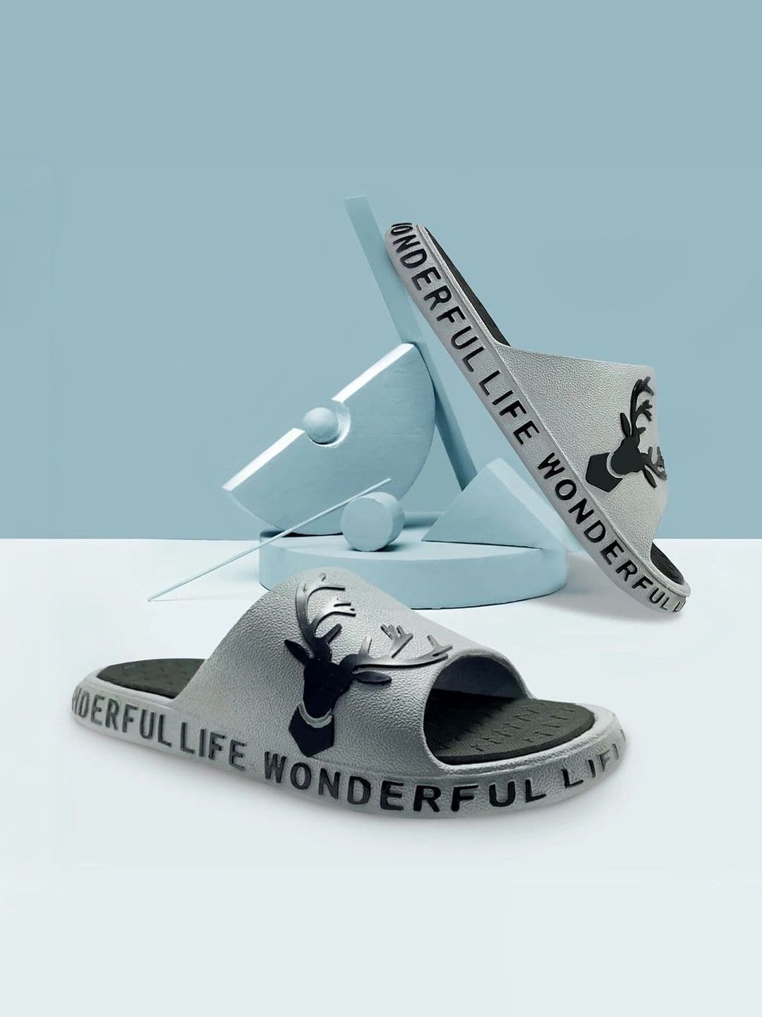 DECONDS Men Printed Sliders - view 1