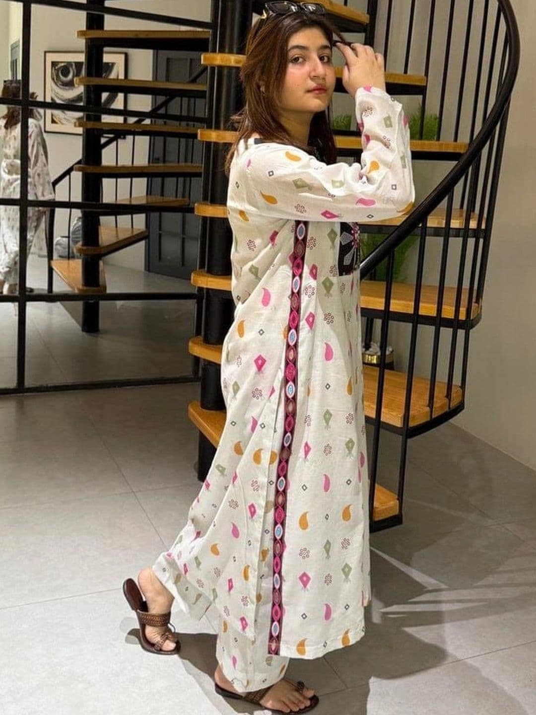 SHRI MAYA BOUTIQUE Women Ethnic Motifs Printed Regular Pure Cotton Kurta with Trousers thumbnail 6