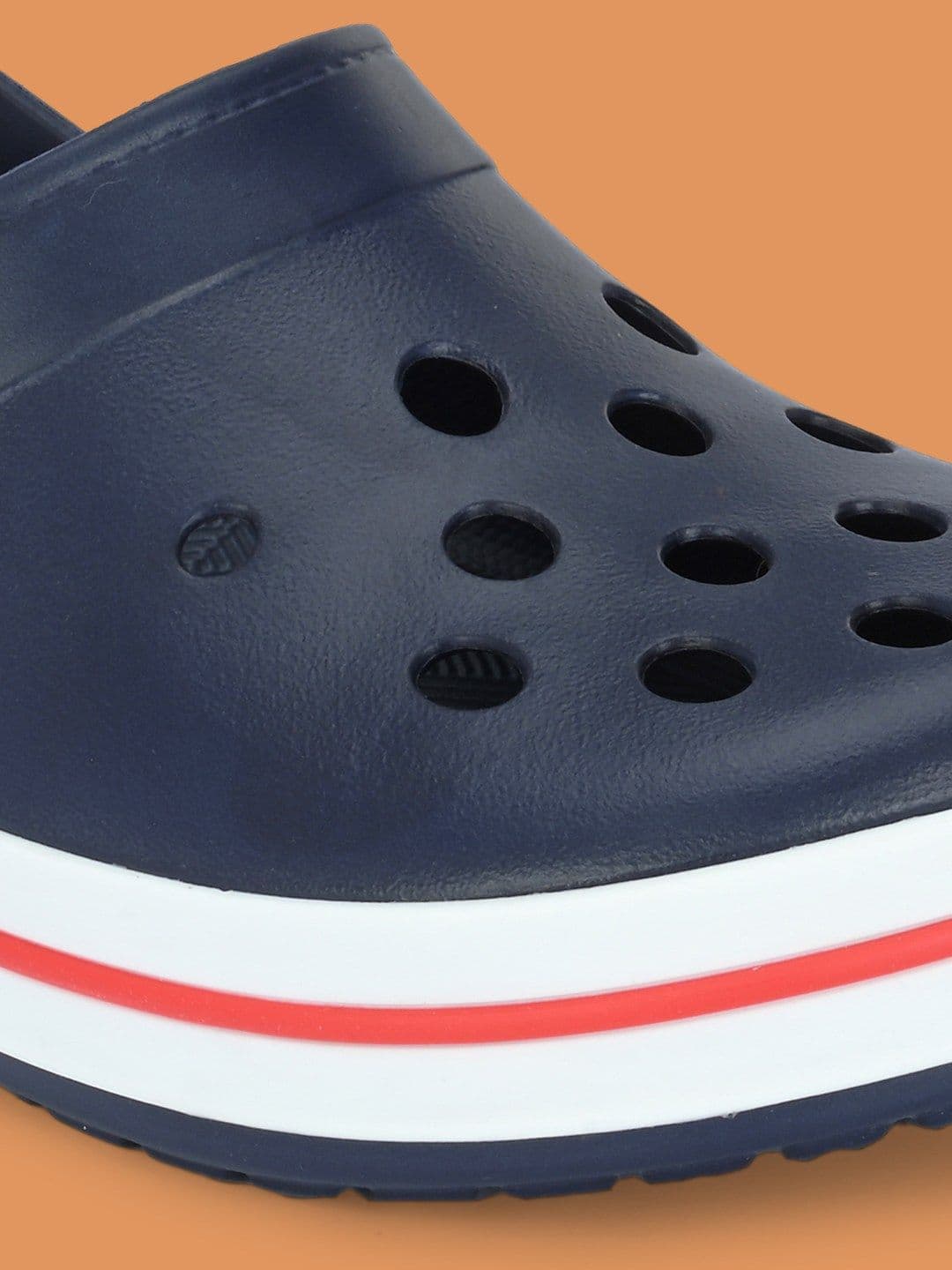 HRX by Hrithik Roshan Men Navy Blue & Red Rubber Clogs thumbnail 4