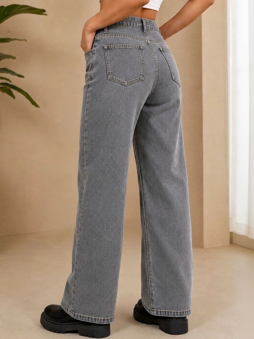 cnw Women Straight Fit Mid-Rise Jeans thumbnail 4