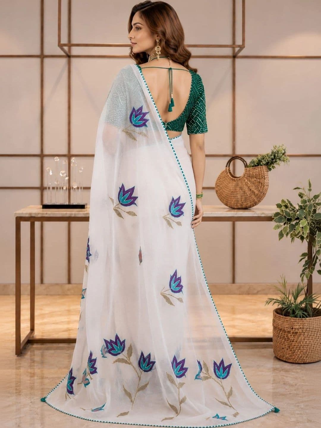 SHRIJAMYAHAM Floral Embroidered Poly Georgette Saree thumbnail 2