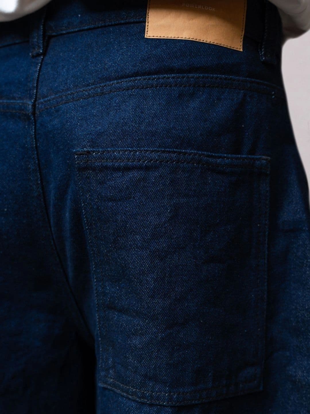 Powerlook Men Mid-Rise Mildly Distressed Light Fade Denim Jeans thumbnail 5