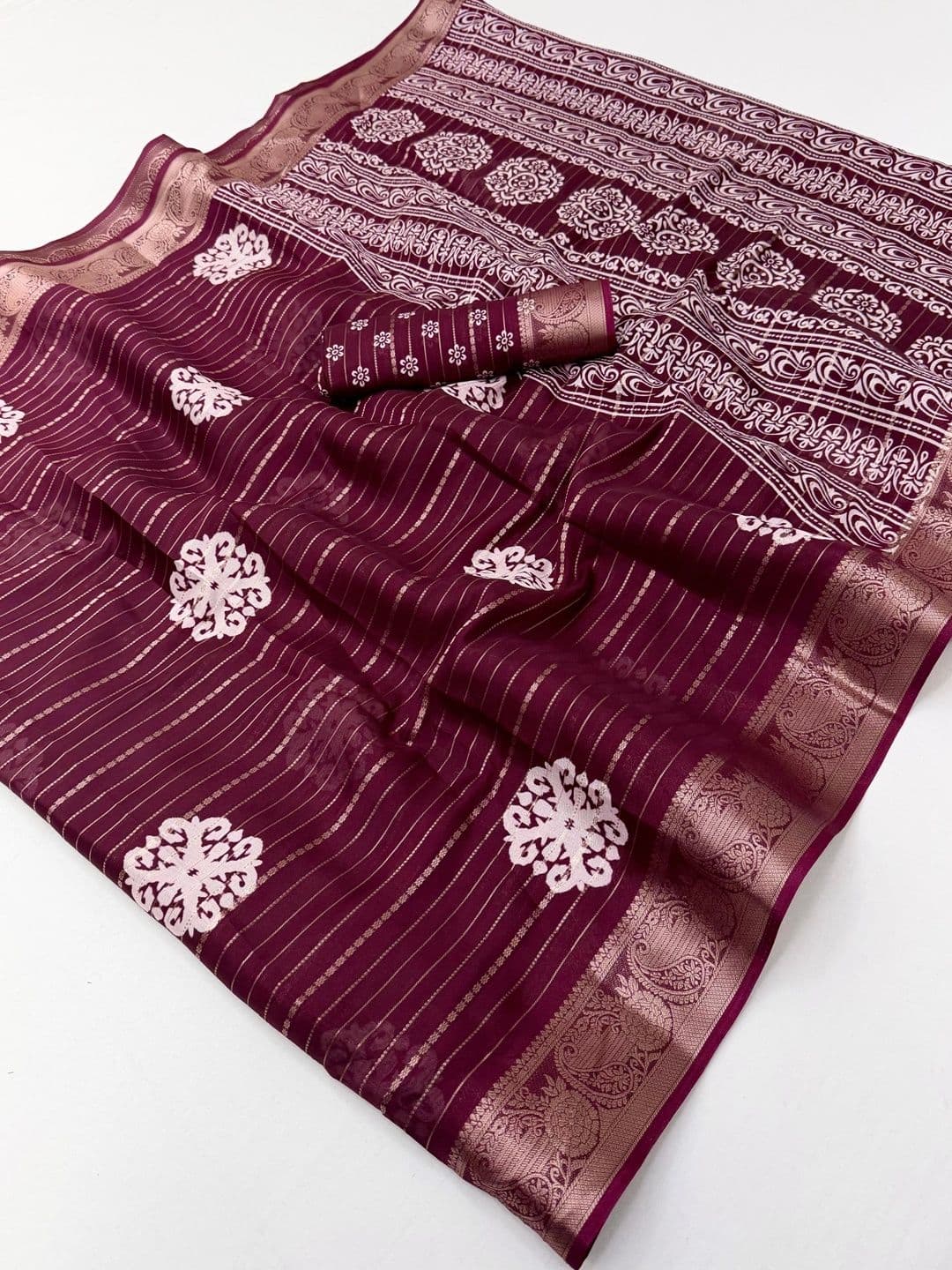 NARIVESH TRENDS Striped Poly Crepe Saree thumbnail 2
