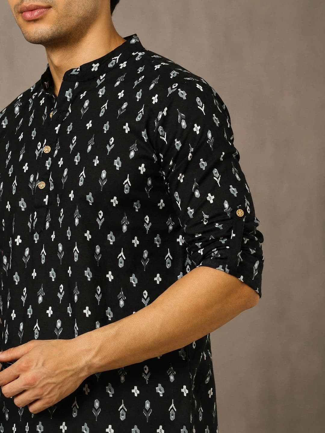 Navibhu Printed Pure Cotton Mandarin Collar Short Kurta thumbnail 4