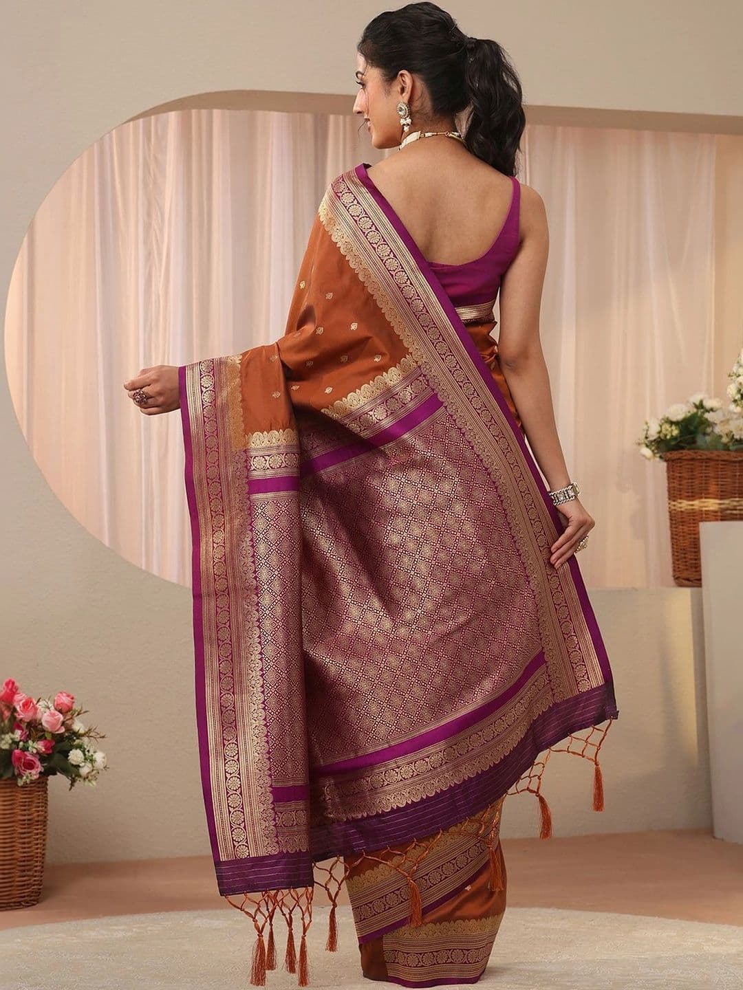 Libas Woven Design Zari Silk Blend Saree thumbnail 6