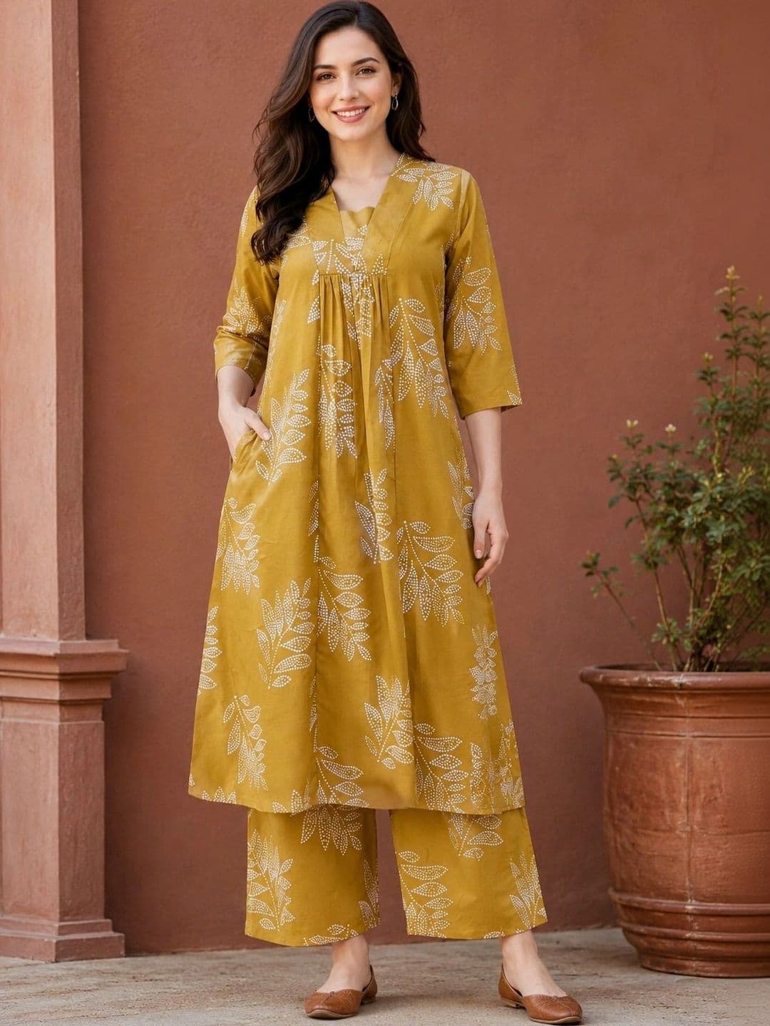 EVANORA Women Ethnic Motifs Printed Regular Kurta with Palazzos thumbnail 3