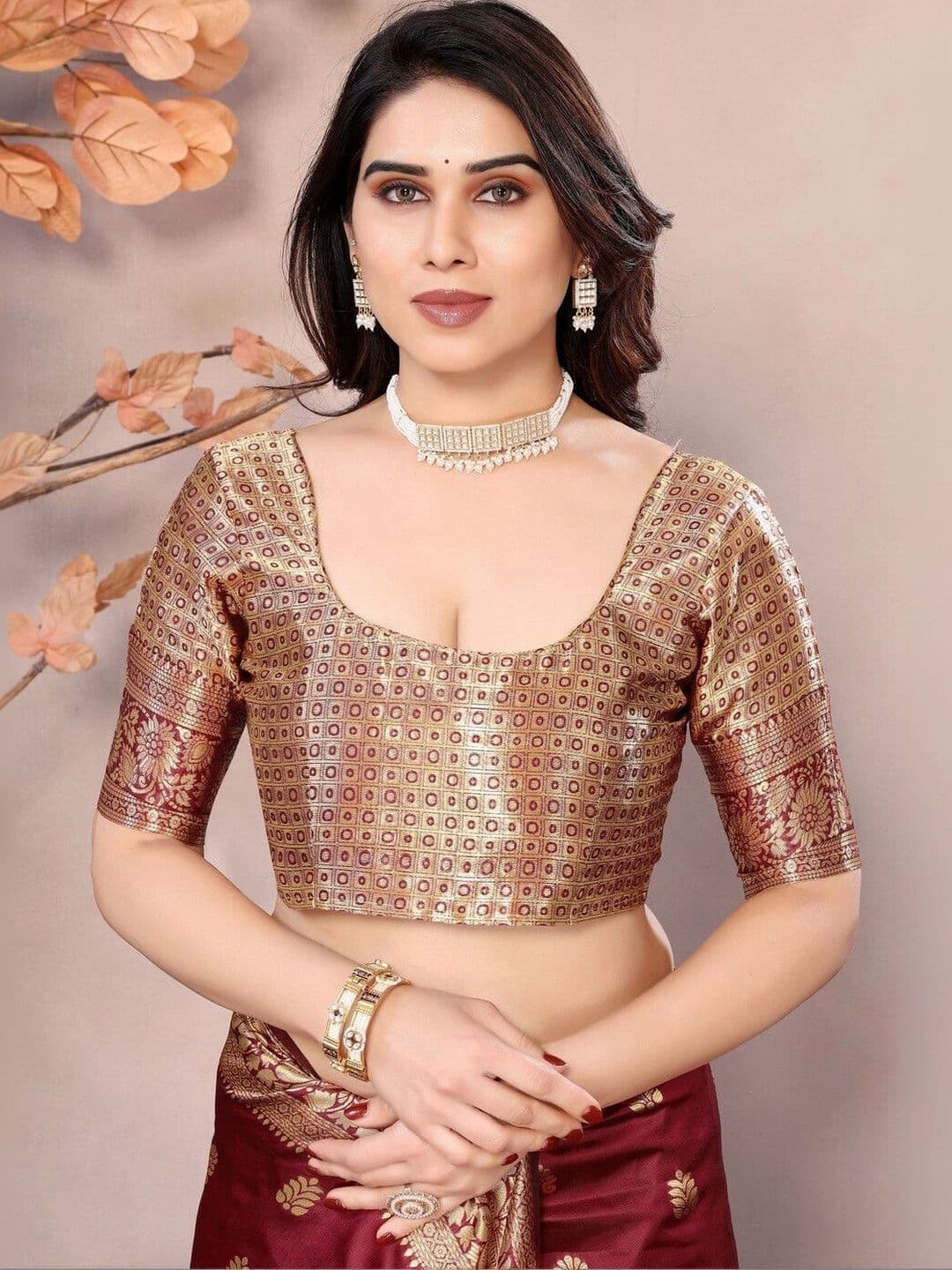 ODHNEE Woven Design Zari Silk Blend Designer Banarasi Saree thumbnail 3