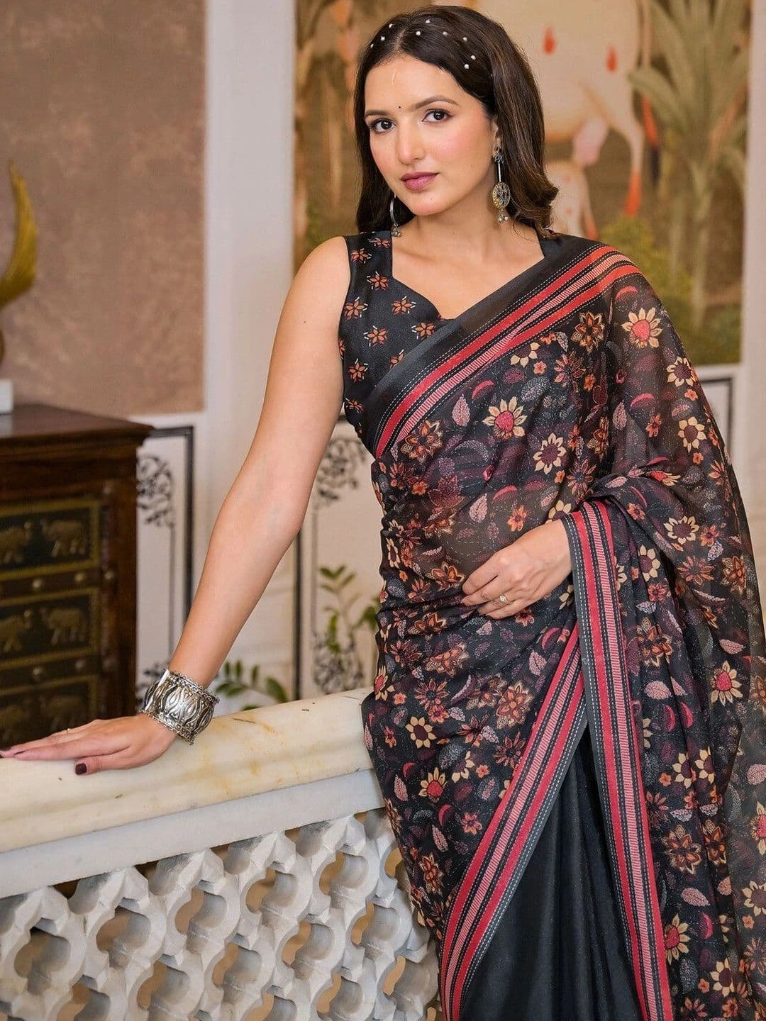 Mitera Floral Pure Georgette Saree thumbnail 3