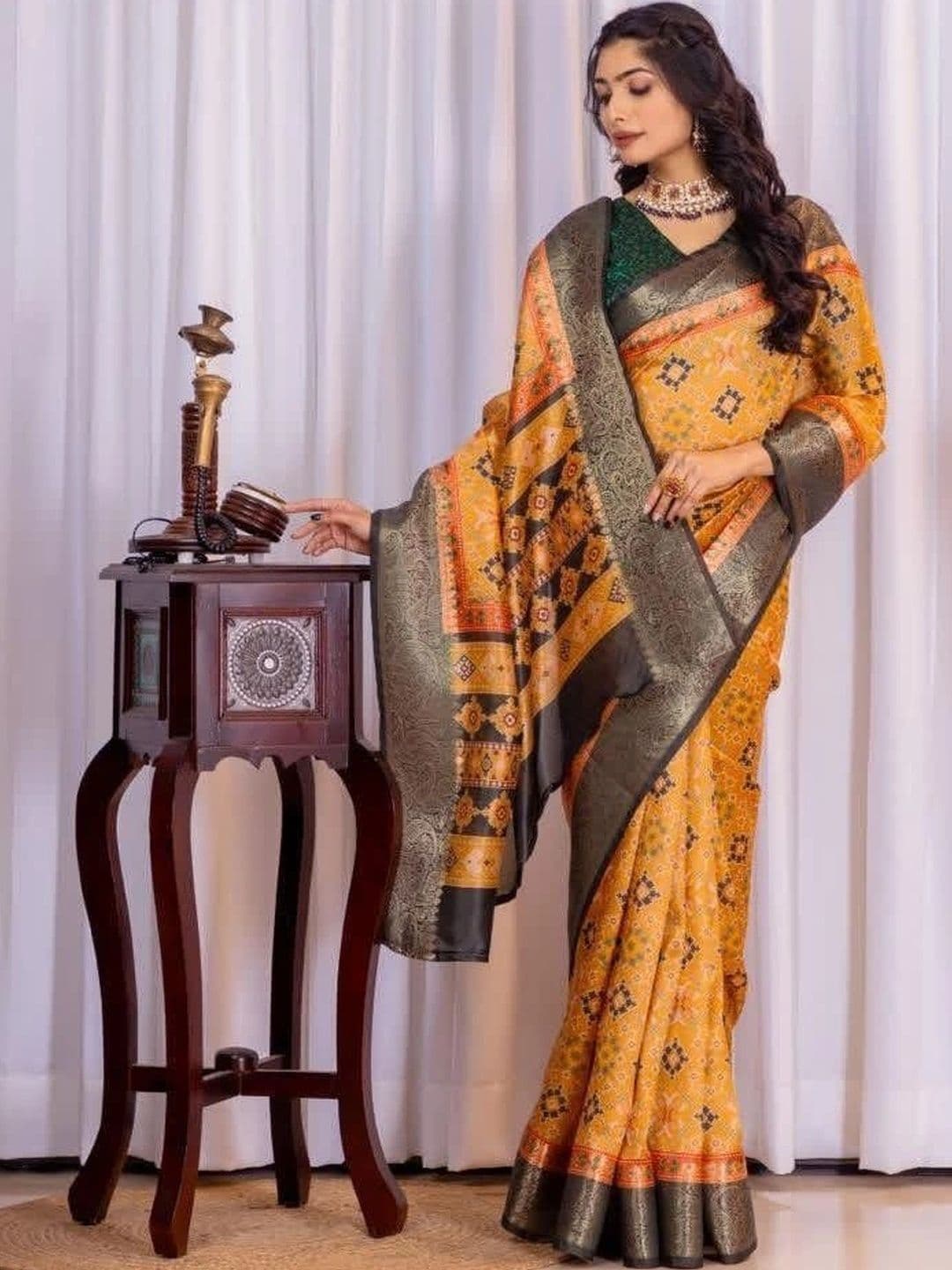 Sampada india Silk Blend Saree thumbnail 3
