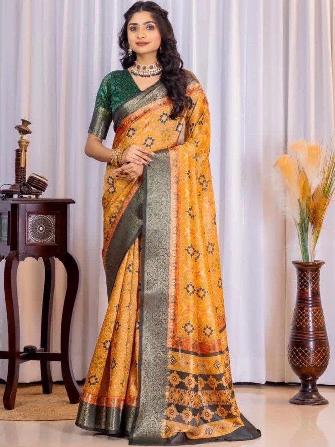 Sampada india Silk Blend Saree thumbnail 4