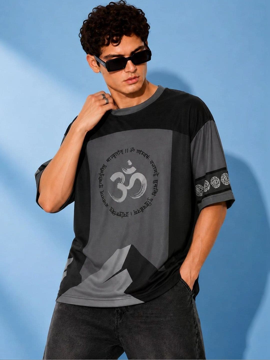 Leotude Men Colourblocked Drop-Shoulder Sleeves T-shirt thumbnail 3