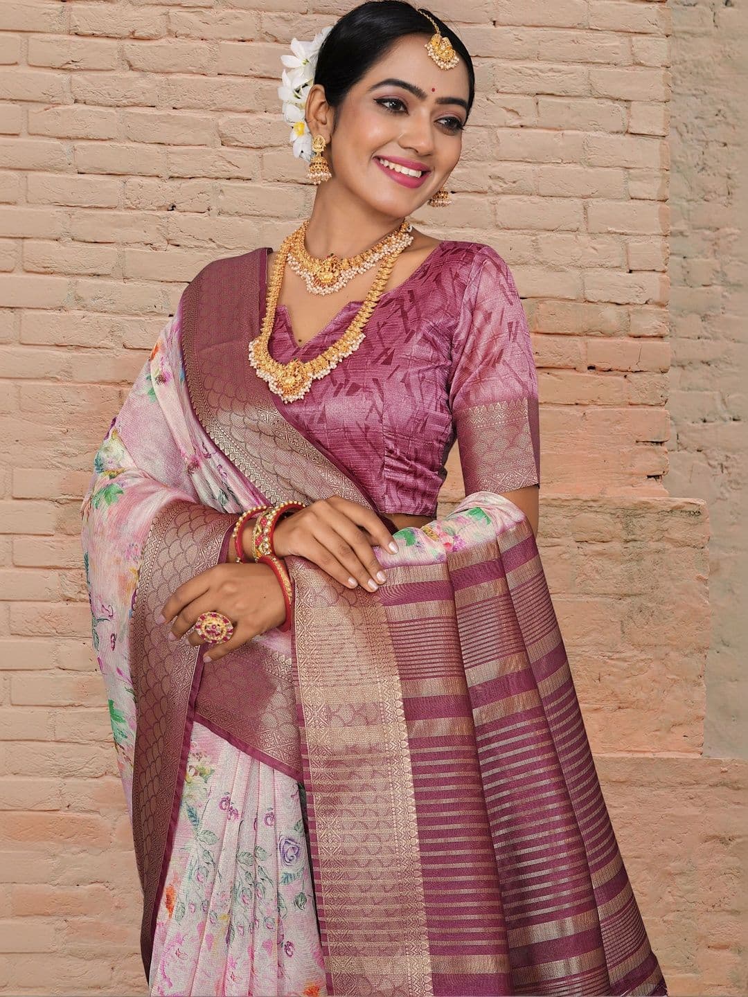NARIVESH TRENDS Floral Zari Art Silk Saree thumbnail 2