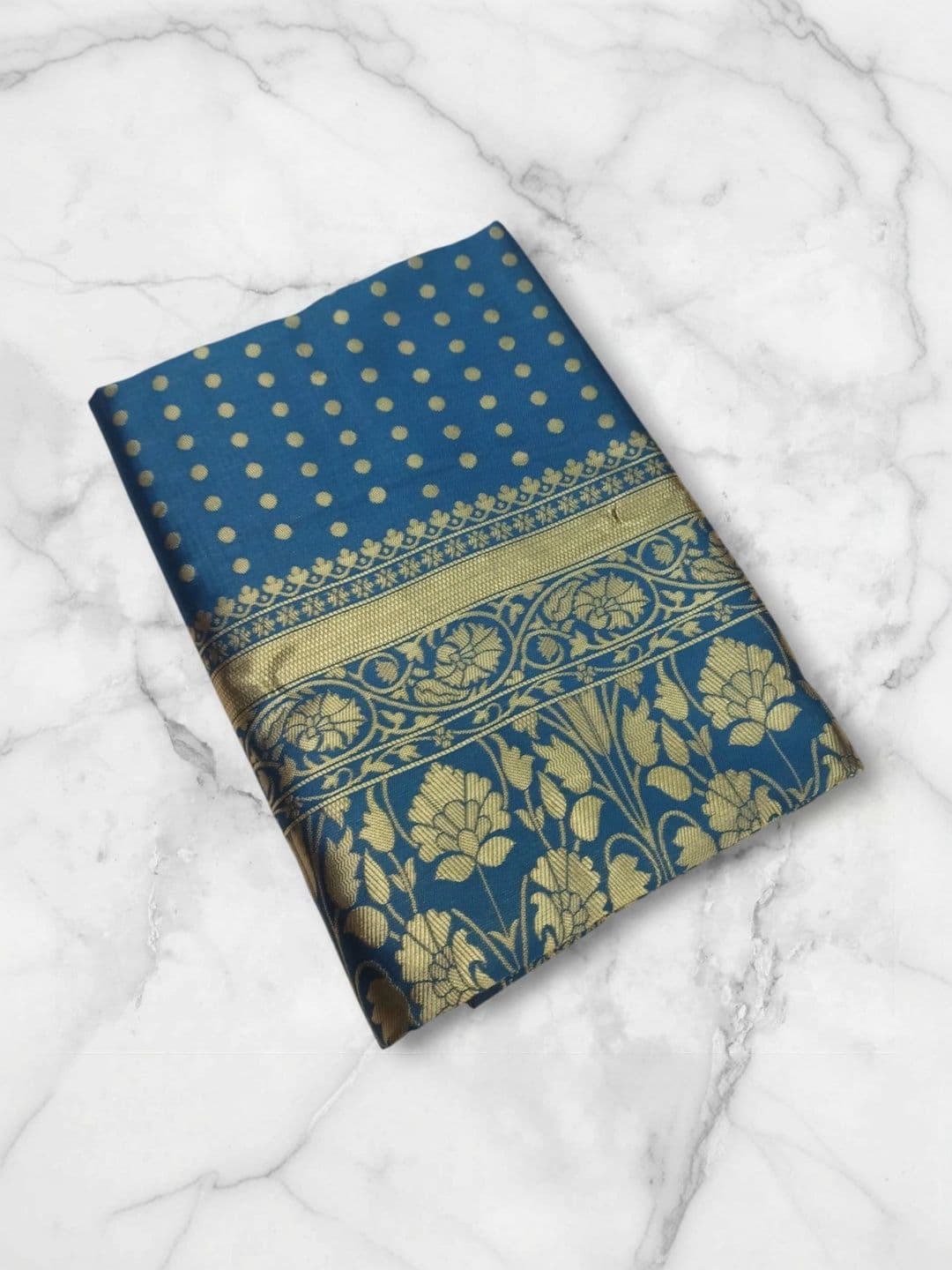 Milvia Woven Design Zari Silk Blend Designer Banarasi Saree thumbnail 5
