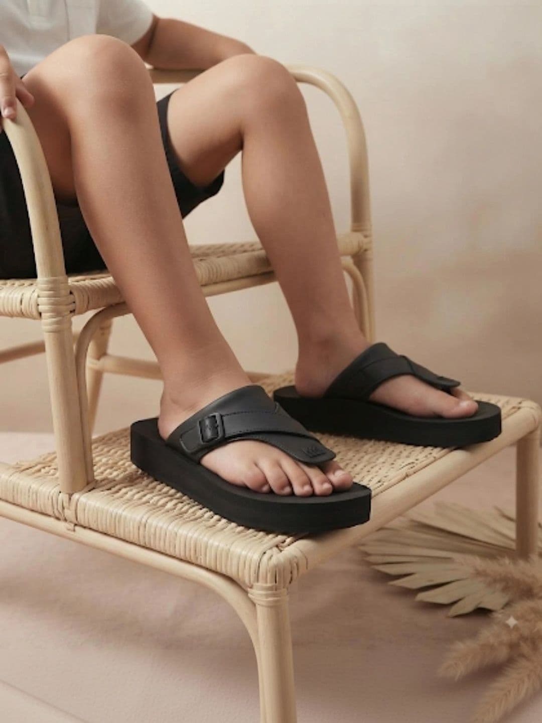 T-Rock Men Thong Flip-Flops - view 1