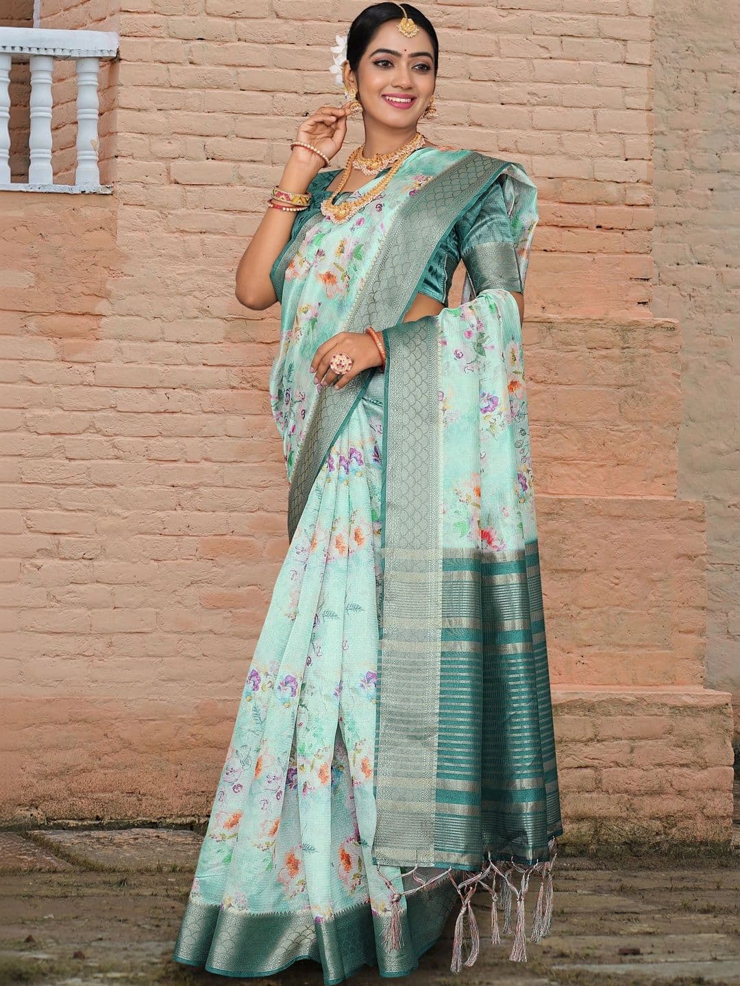 NARIVESH TRENDS Floral Zari Art Silk Saree - view 1