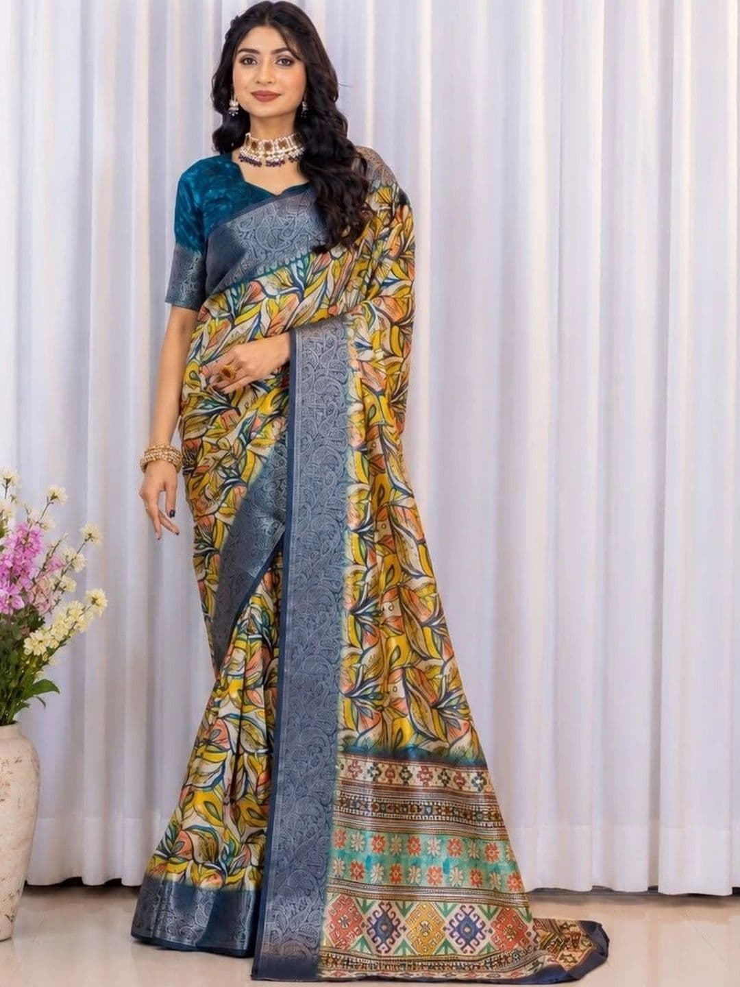 Sampada india Floral Zari Silk Blend Saree - view 1