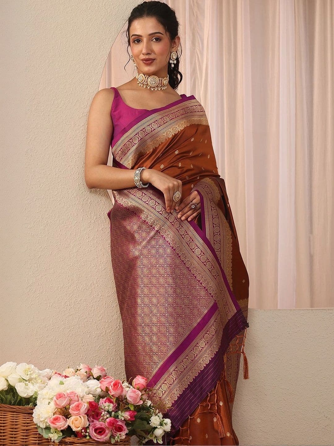 Libas Woven Design Zari Silk Blend Saree thumbnail 4