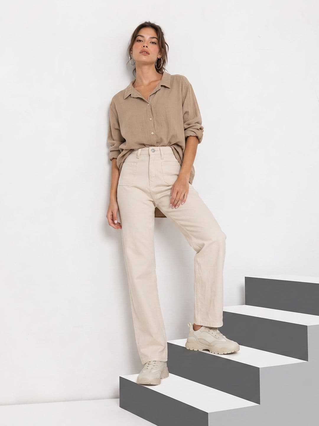 The Roadster Life Co. Women Straight Fit Stretchable Jeans thumbnail 3