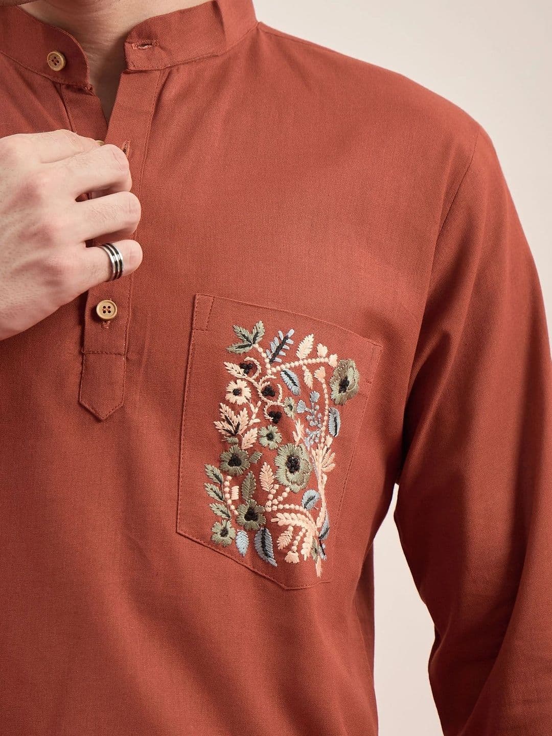 SOURAGYA Men Embroidered Thread Work Kurta thumbnail 6