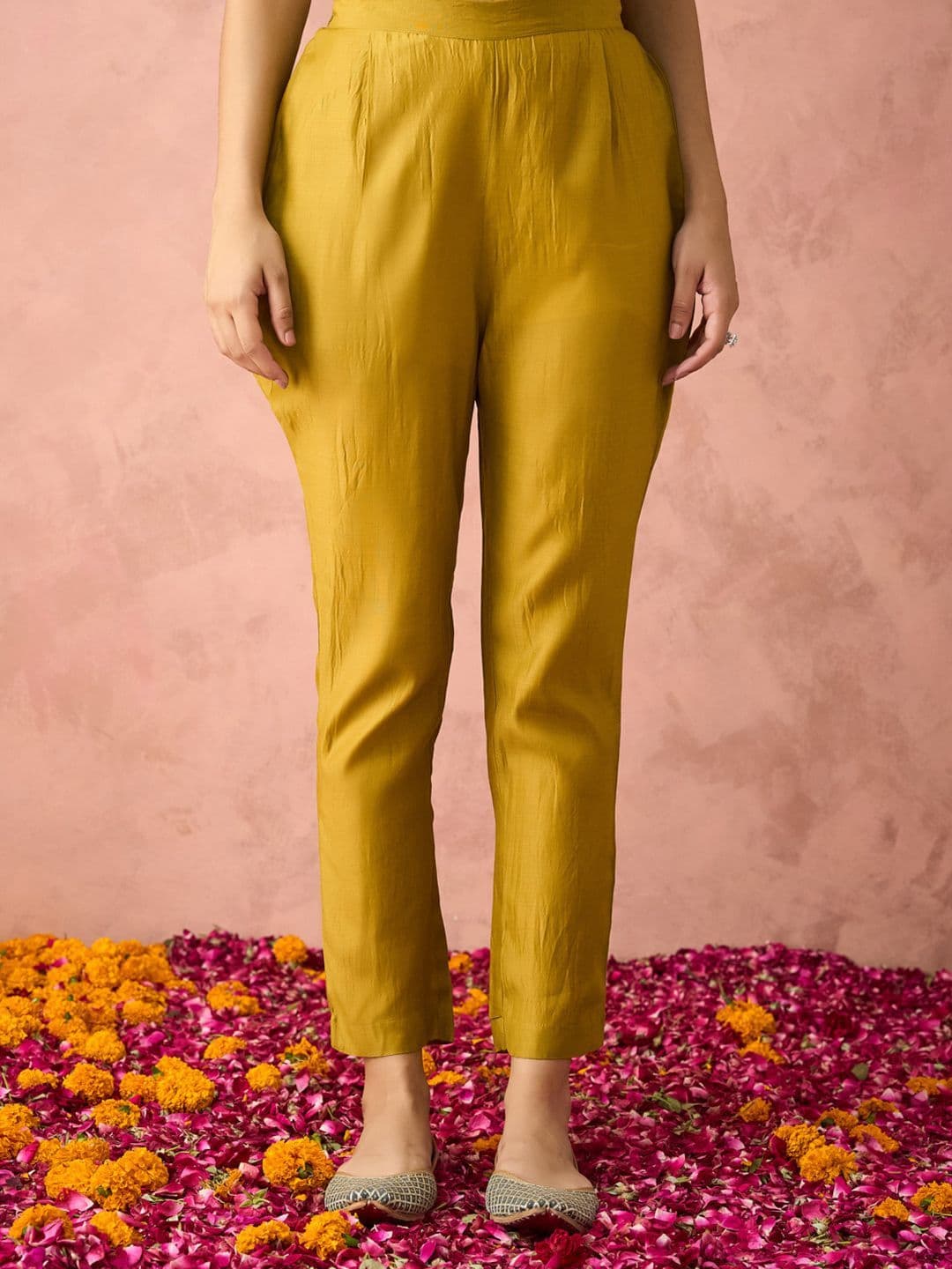KALINI  Geometric Yoke Design Thread Work Notch-Neck Straight Kurta With Trousers thumbnail 4