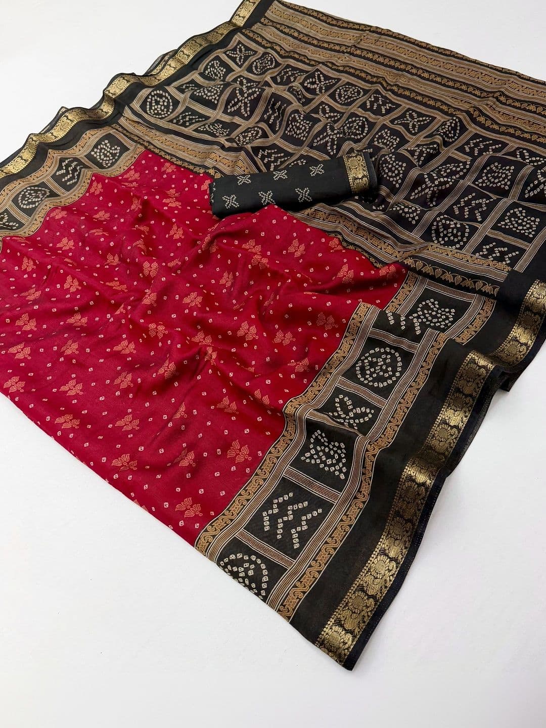 NARIVESH TRENDS Zari Saree thumbnail 2
