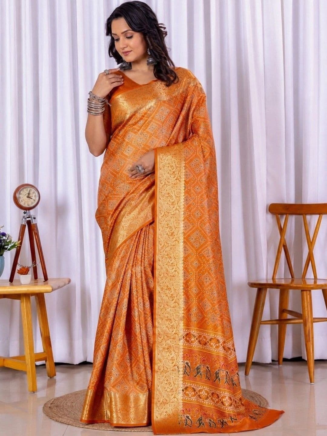 Sampada india Woven Design Zari Silk Blend Saree thumbnail 5