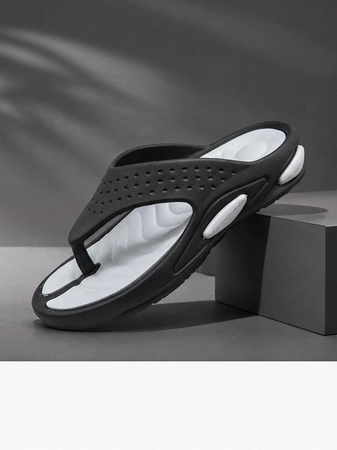 VOOLIO Men Colourblocked Thong Flip-Flops thumbnail 2